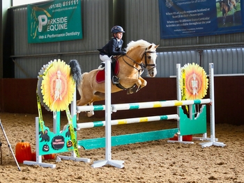 Amy Capper & Riverview Sandy win the Scottish Branch 128 Indoor Championship 2023
